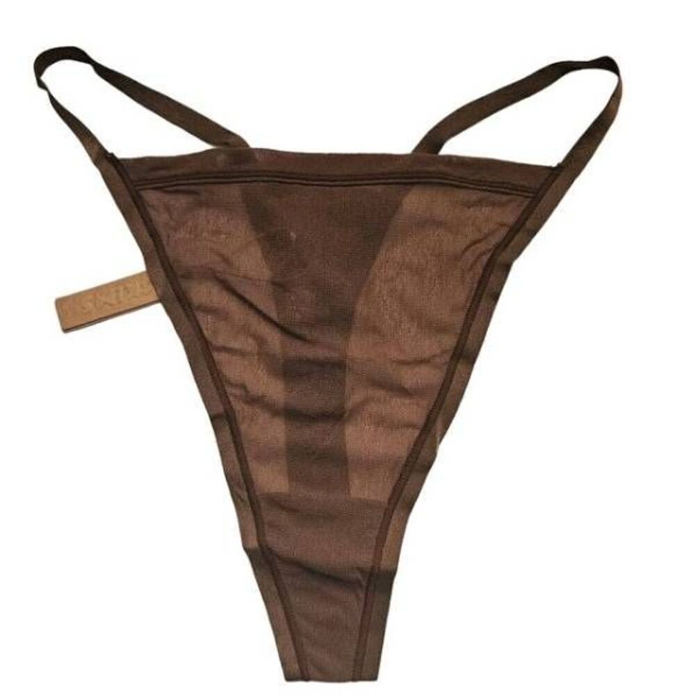 SKIMS STRING PANTY NWT